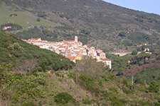 Das Bergdorf Rio nell'Elba